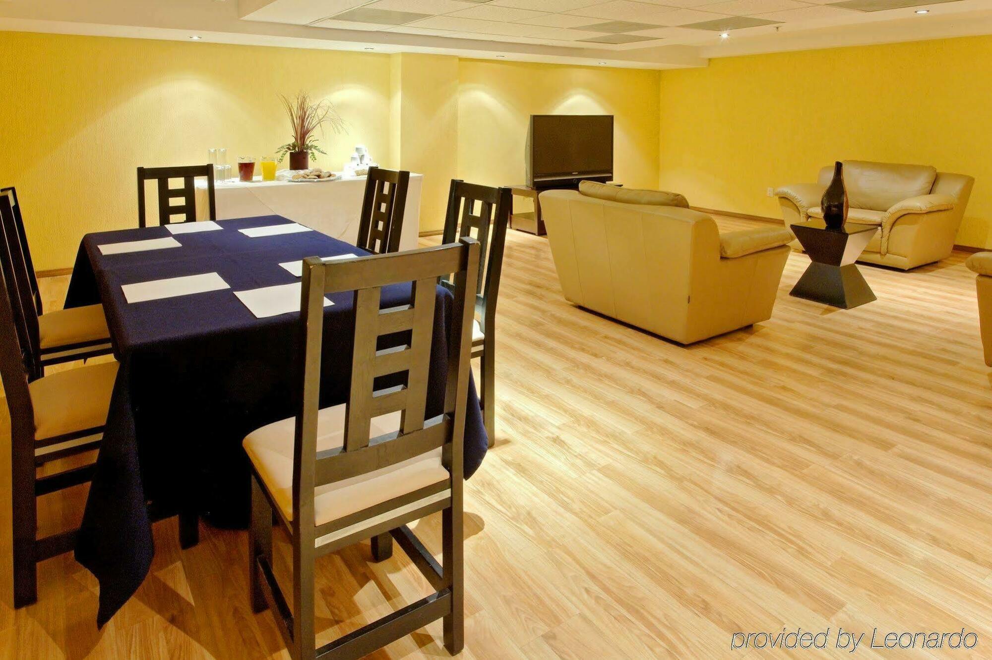 Holiday Inn Express Nuevo Laredo By Ihg Zewnętrze zdjęcie